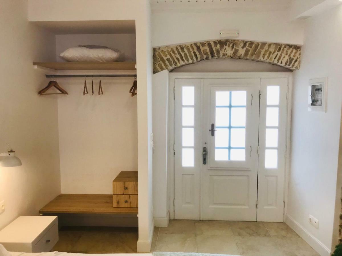 La Casa Del Barbiere Argyrades