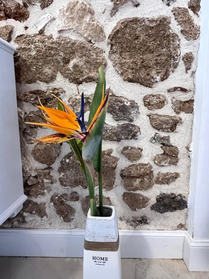 La Casa Del Barbiere Argyrades